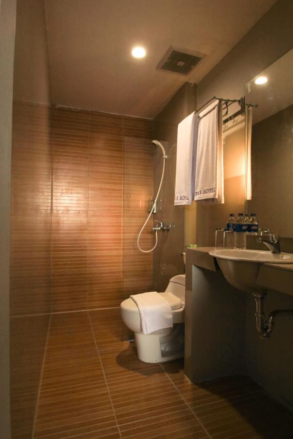Pax Hotel Jakarta Exterior foto